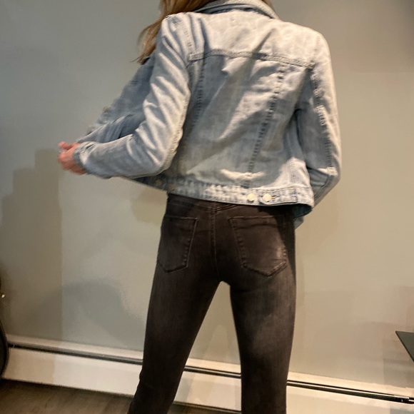 Tight fitting light jean jacket - Picture 5 of 6